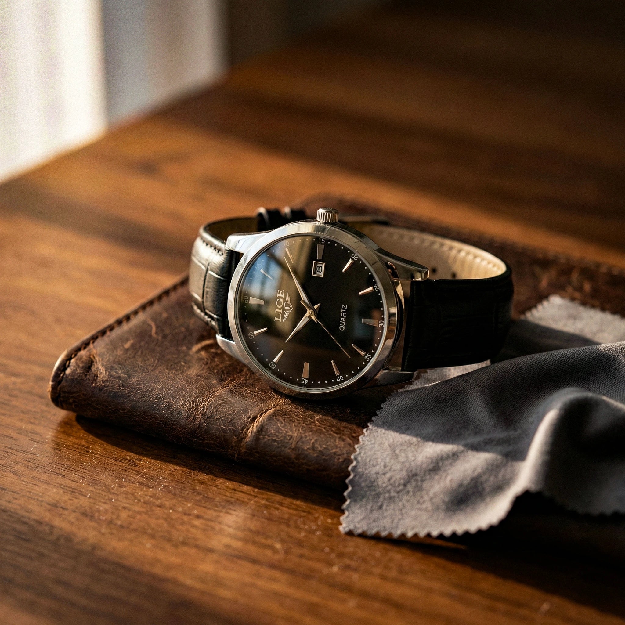 Relógio Masculino de Couro Célico Silver Black 40mm