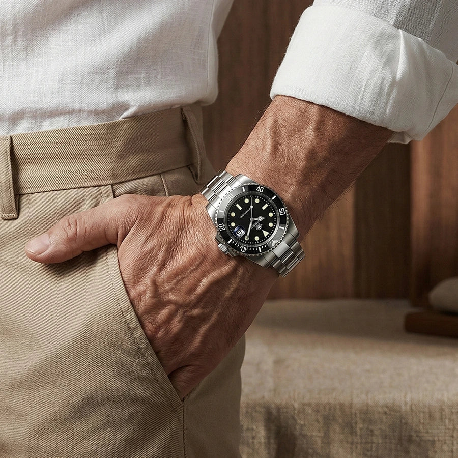 Relógio masculino sofisticado com pulseira de aço prateada e mostrador preto sport