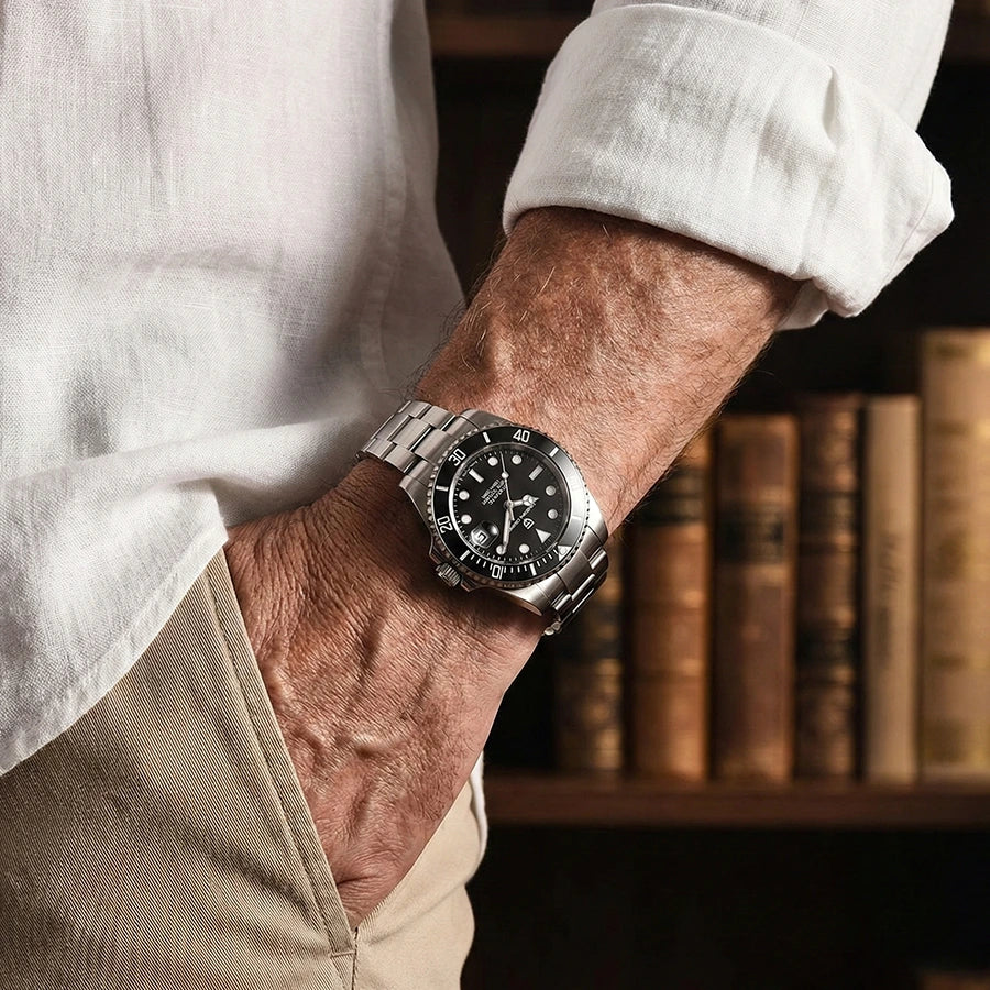 Relógio masculino elegante com pulseira de aço inox e mostrador preto